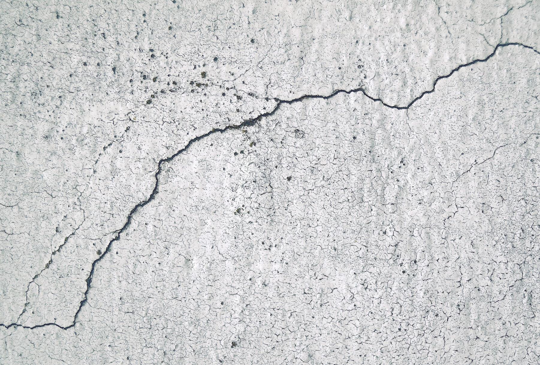 Restoring Plastered and Plasterboard Walls 4 Common Problems Solved