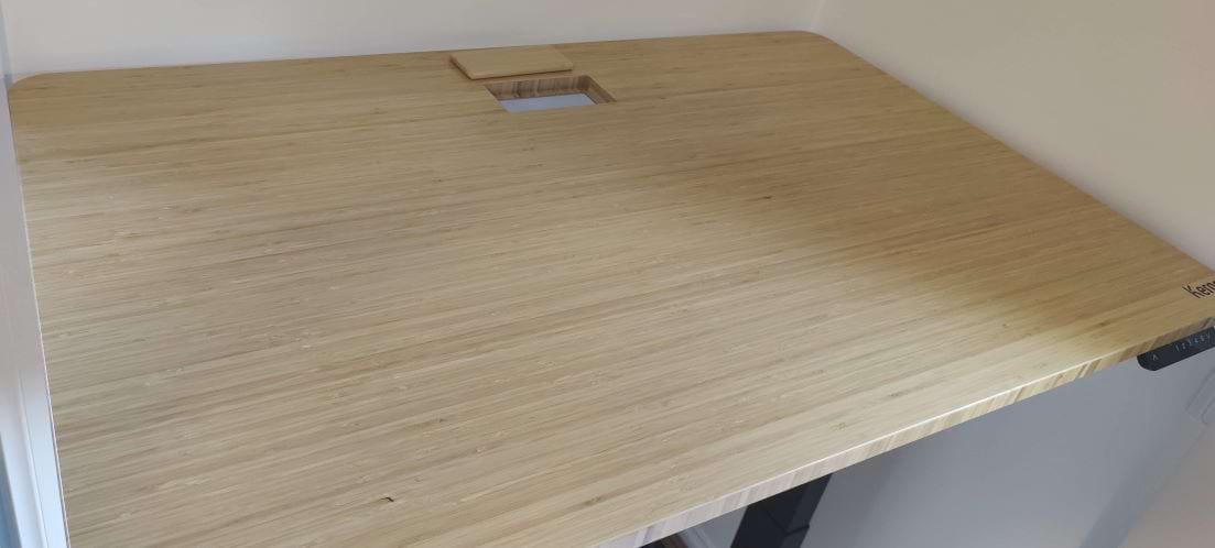 1200mm x 750mm desktop showing kergo XL grommet