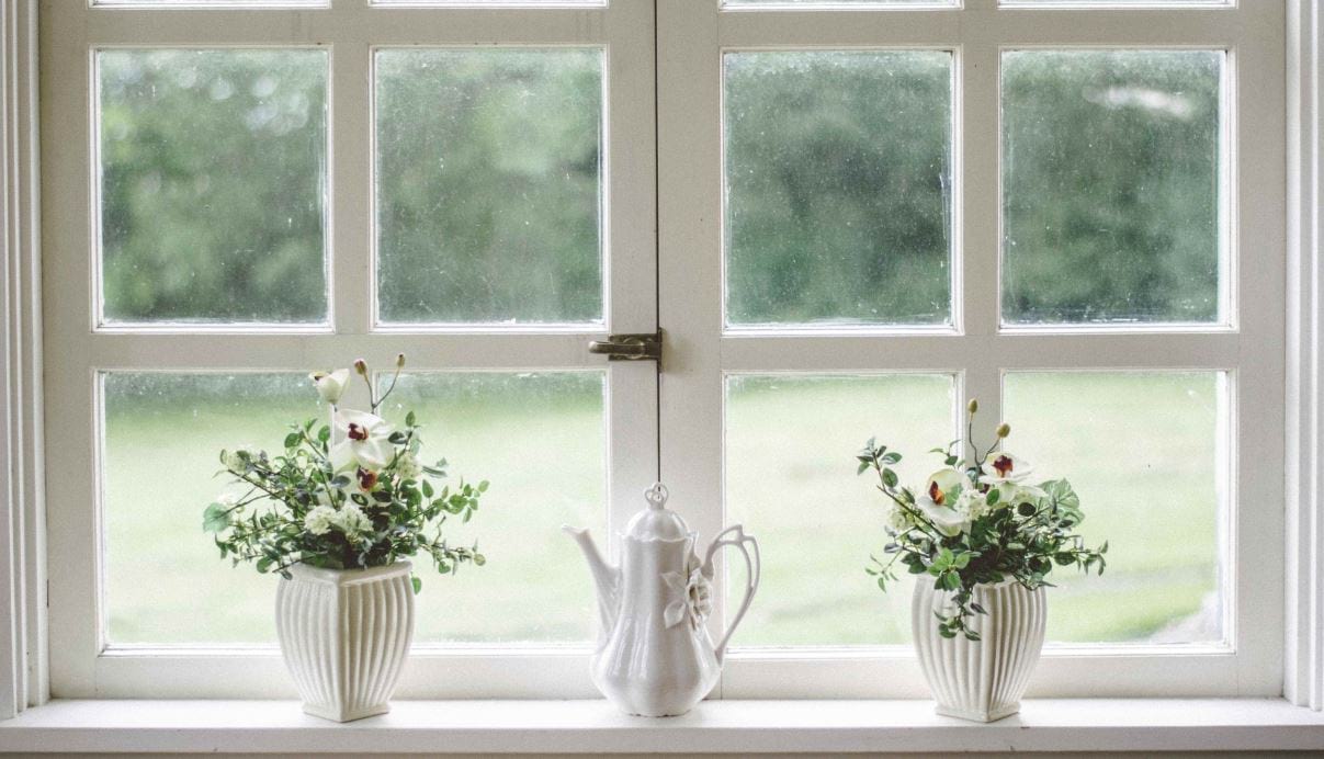 How to Clean Windows Like a Professional