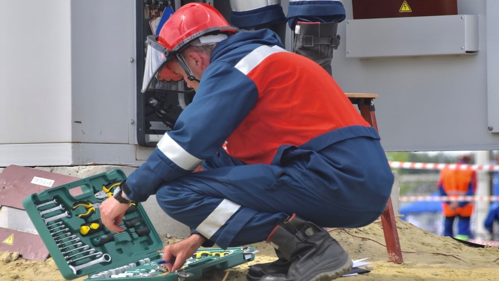 13 Things to Consider When Hiring an Electrician