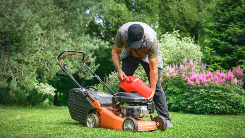 8 Best Petrol Lawn Mowers in Australia (2025)