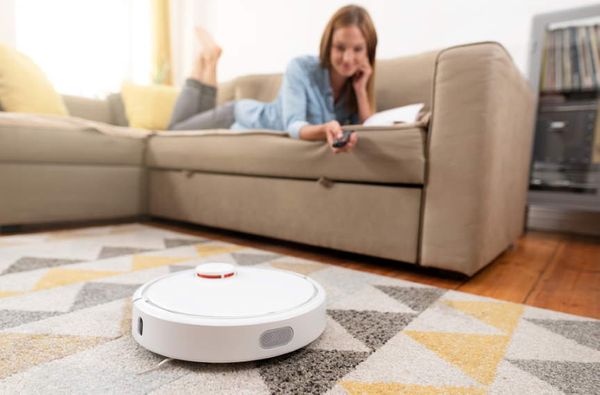 How To Clean Your Home Automagically - A Guide To Robot Vacuums