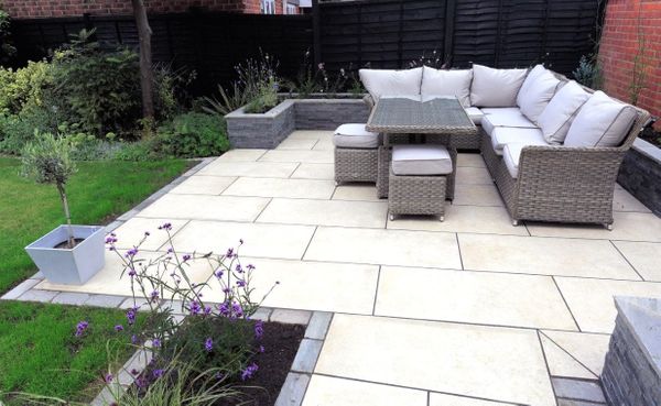 Choosing the Right Landscaper and Working Well Together